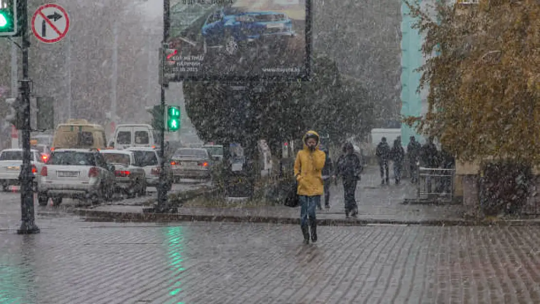 Meteoroloji 8 İle Sarı Kodlu Uyarı Yaptı! Gök Gürültülü Sağanak ve Kar Geliyor