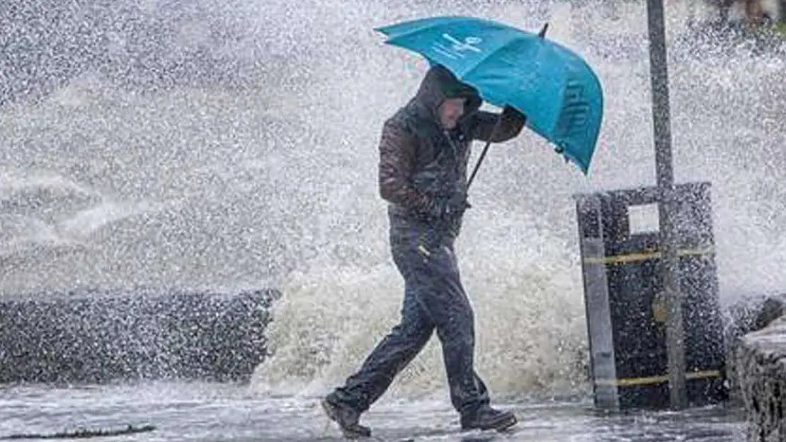 Meteoroloji çok sayıda ili uyardı Sağanak günlerce sürecek