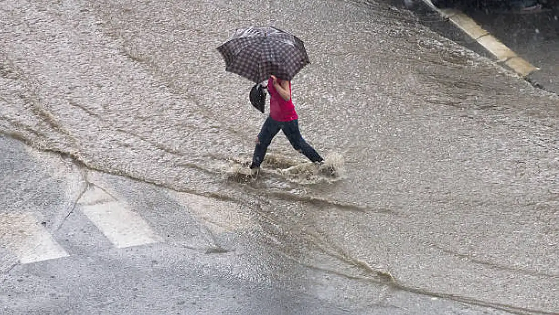 Meteoroloji'den 3 İle Turuncu ve 14 İle Sarı Kodlu Uyarı! 1 Ekim 2024 Hava Durumu