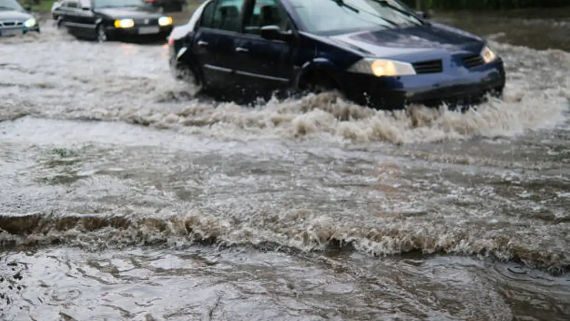 Meteoroloji'den 30 İle Sarı ve Turuncu Kodlu Uyarı: Sağanak, Kar, Rüzgar Geliyor!