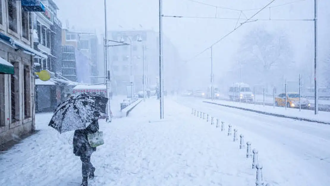 Meteoroloji'den 6 İle Sarı Kodlu Uyarı! Kardan Göz Gözü Görmeyecek