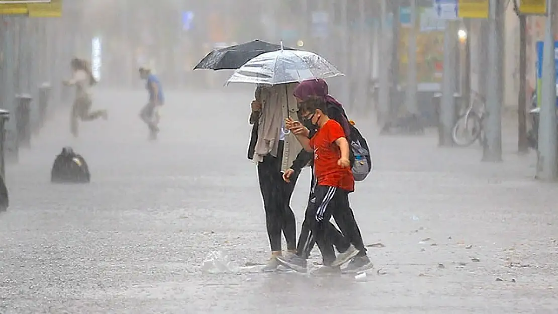 Meteoroloji'den Birçok İl İçin Sağanak Yağış Uyarısı