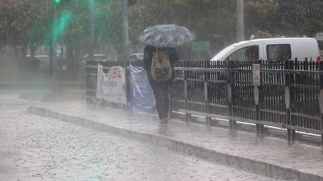 Meteoroloji Uyardı! Yurt Geneli Sağanak Yağış