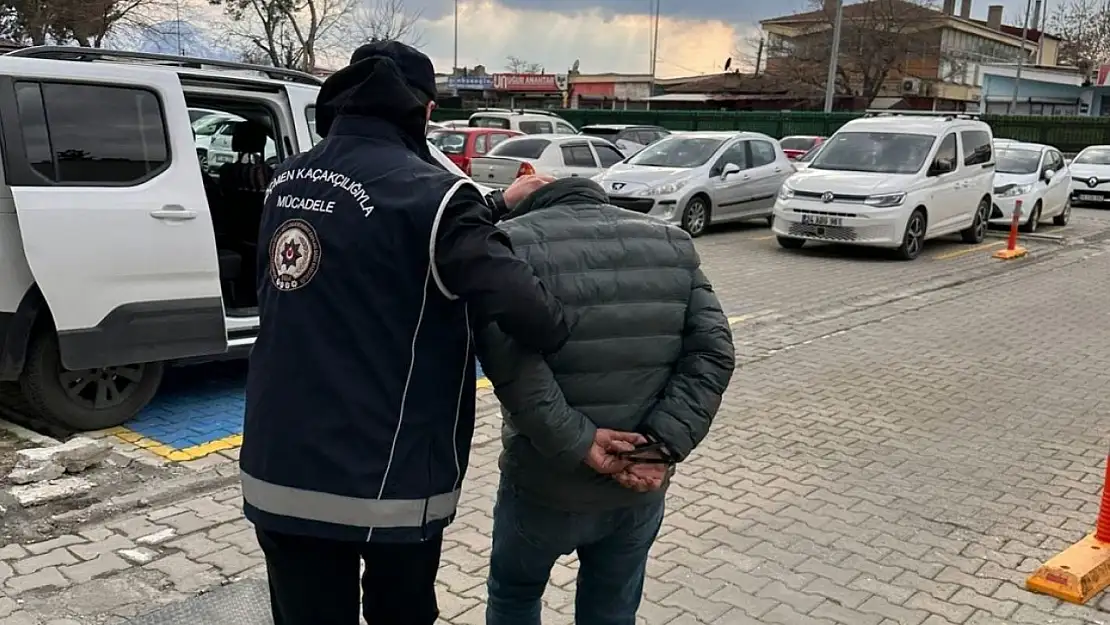 MHP'li Eski Yöneticinin Oğlu PKK'lılarla Göçmen Kaçırmaktan Tutuklandı