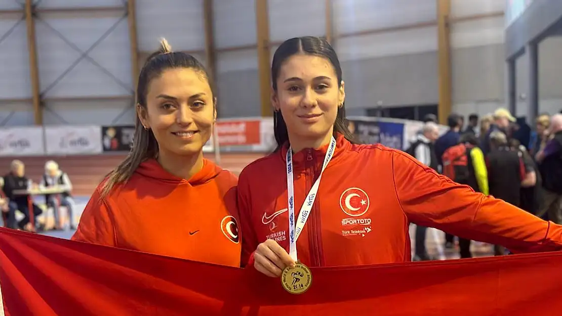 Milli Atletimiz Aysel Önder Dünya Rekoru Kırdı