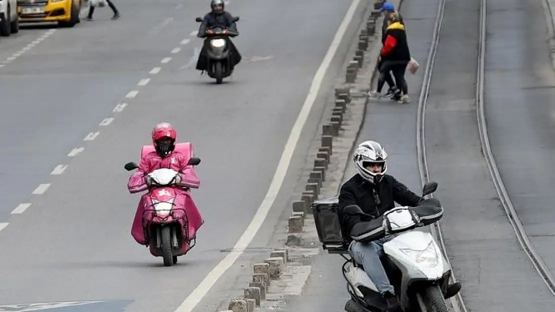 Motosikletlilere kural ihlallerine ceza artıyor! Bakan Yerlikaya açıkladı
