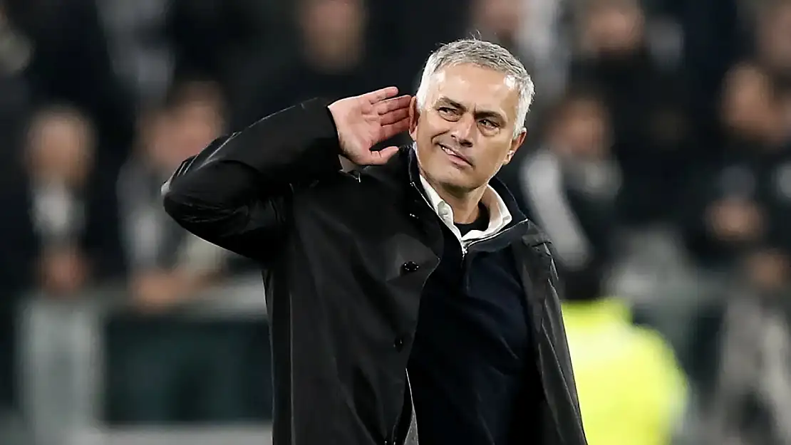 Mourinho, Fenerbahçe'nin Kadrosunu Sil Baştan Değiştirdi!