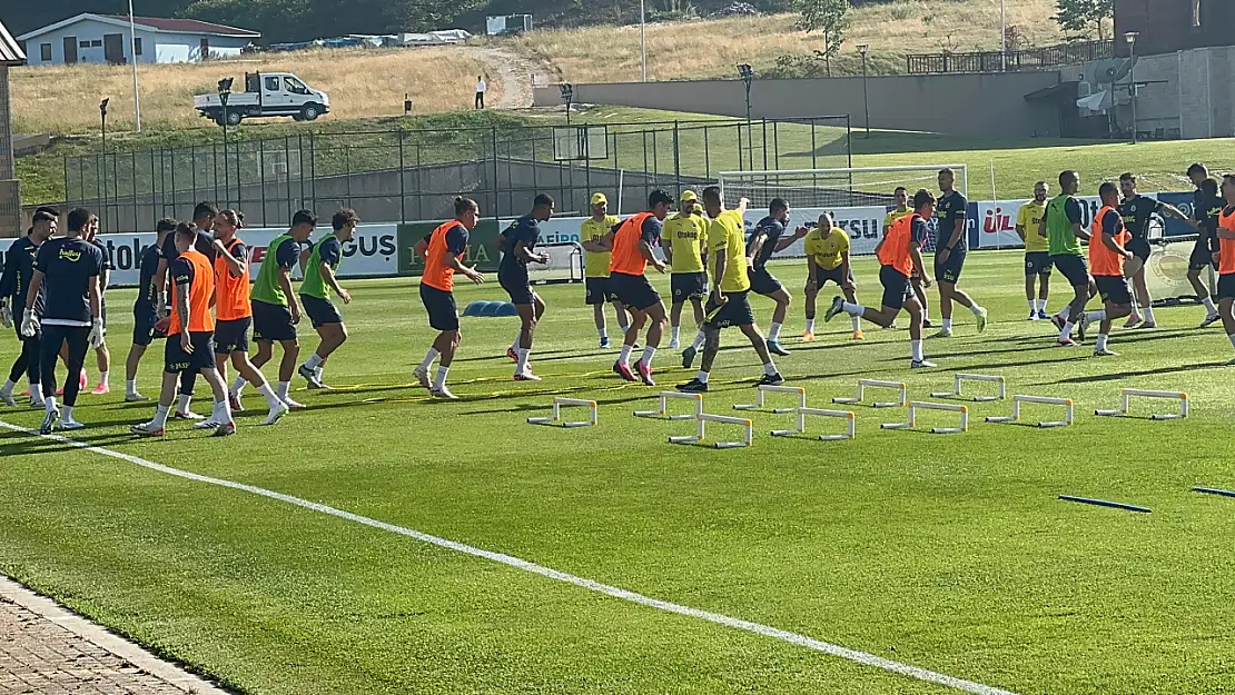 Mourinho Sahaya İndi! Fenerbahçe Topbaşı Yaptı