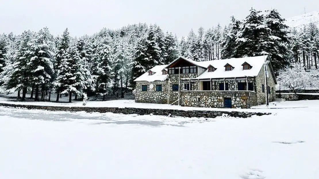 Muğla'nın yüksek kesimlerine kar yağdı