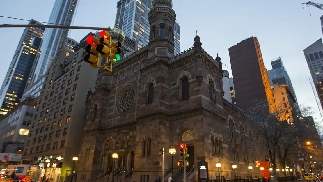 New York'ta bir sinagogun altından tünel çıktı