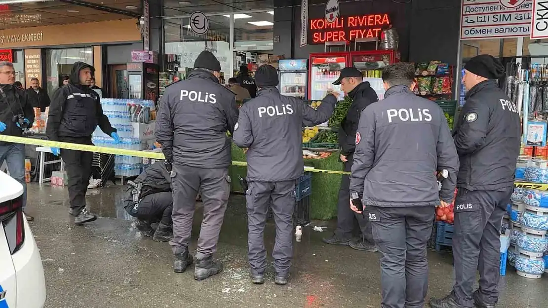 Oğlunu 'Darp Etti' Diye Market Çalışanını Silahla Vurdu