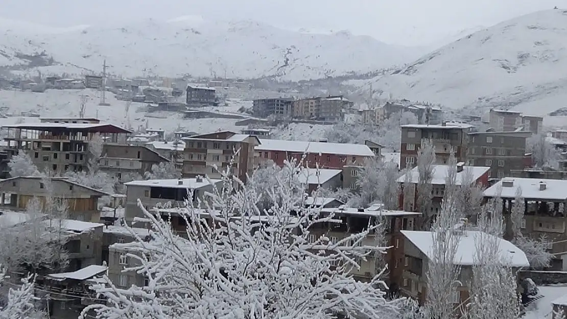 Okullar Hakkari'de 1 Günlüğüne Tatil