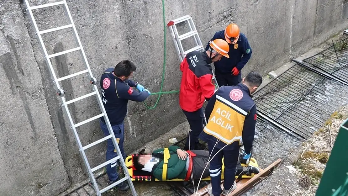 Okulun Korkulukları Koptu 2 Öğrenci kanala Düştü