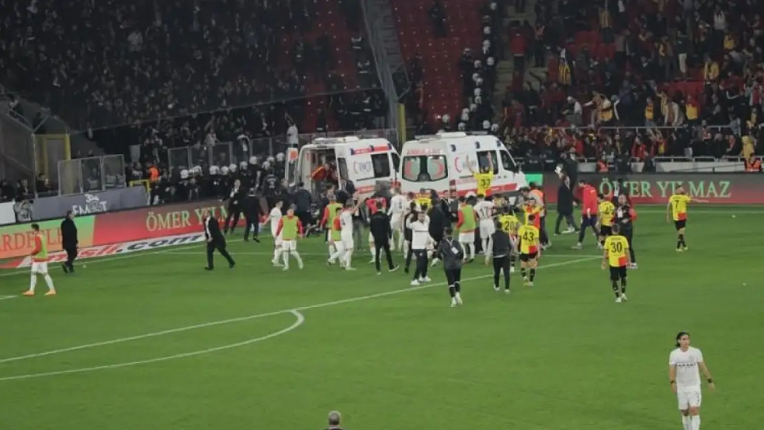 Olaylı Göztepe-Altay Maçında Havai Fişek Atan Taraftara 15 Yıl Hapis