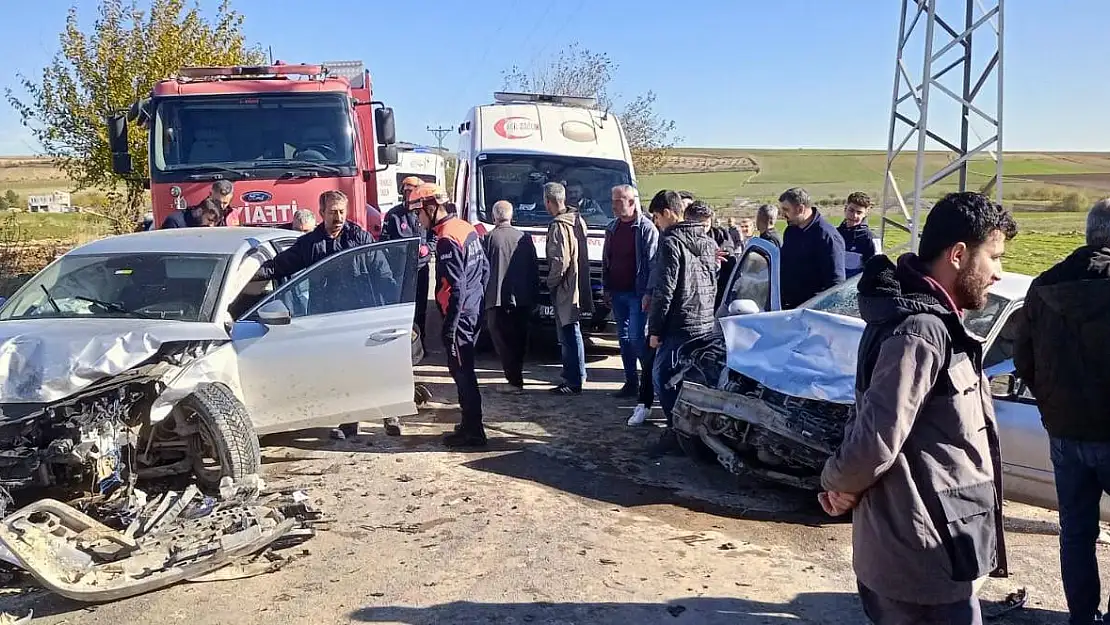 Otomobiller kafa kafaya çarpıştı: 1 ölü