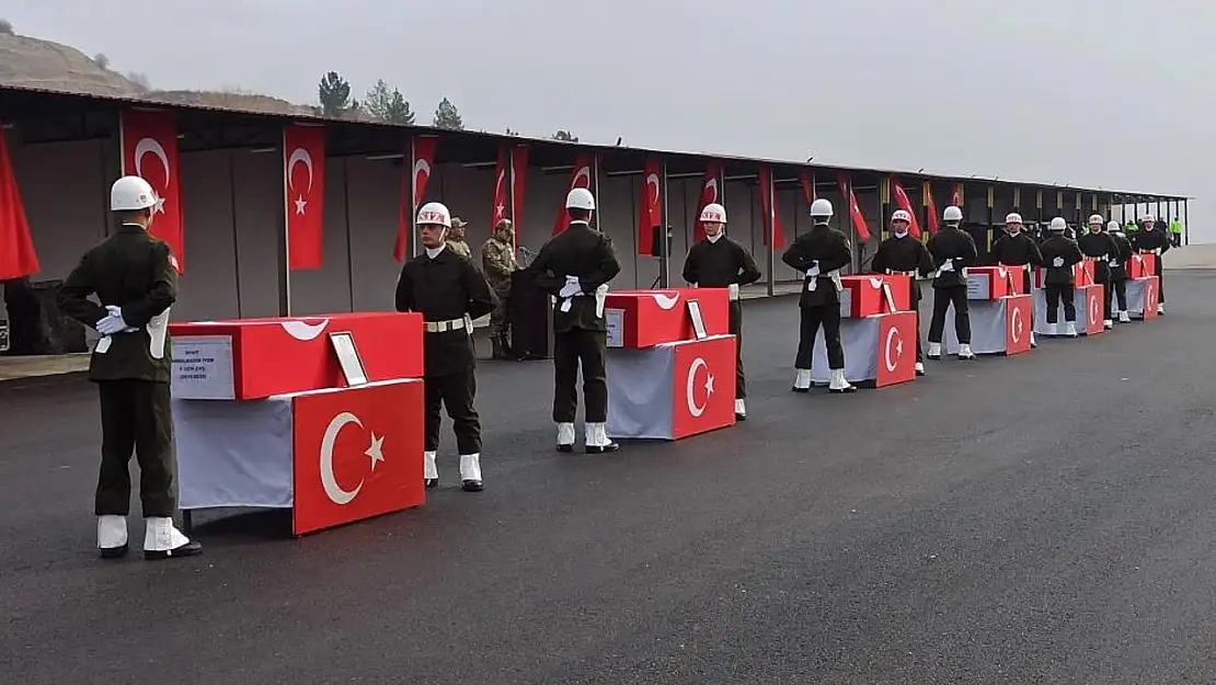 Pençe-Kilit şehitleri törenle memleketlerine uğurlandı