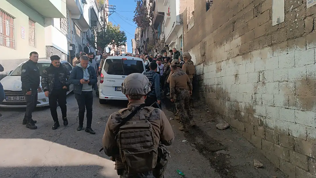 Polise ateş açtı kadın kılığında yakalandı