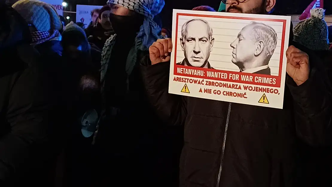 Polonya'da Netanyahu Protesto Edildi: Terörist Netanyahu, Netanhayu mahkemeye