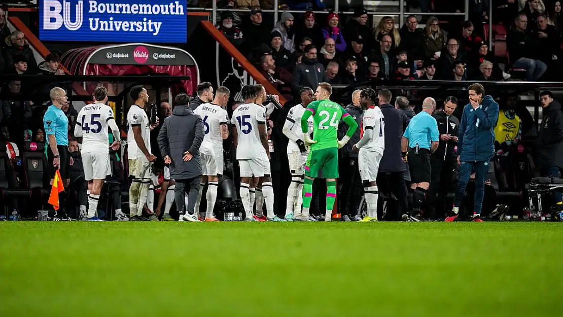 Premier Lig'de korkutan anlar Bournemouth-Luton Town karşılaşması ertelendi