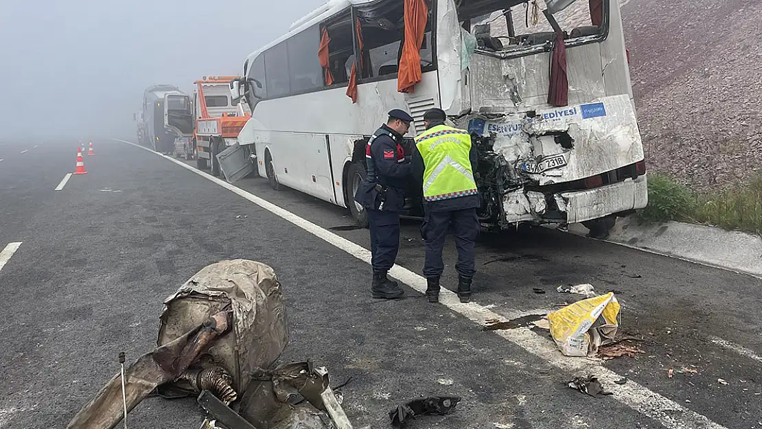 Sakarya'daki geçi kazada Yaralılara otobüs çarptı