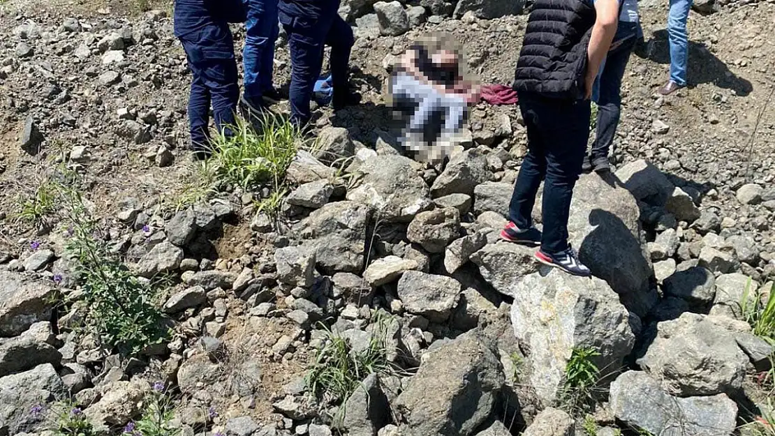 Samsun'da Yol Kenarında Ceset Bulundu