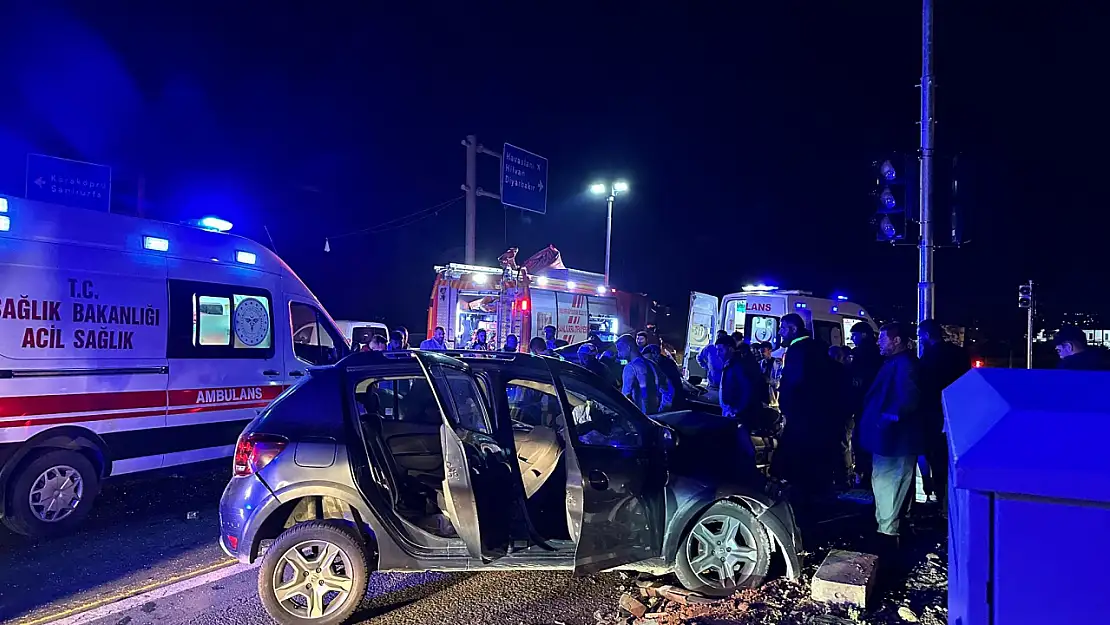 Sanayi ve Teknoloji Bakanı Fatih Kacır'ın Konvoyunda Kaza! İl Başkanı Öldü, 2'si Polis 6 Yaralı