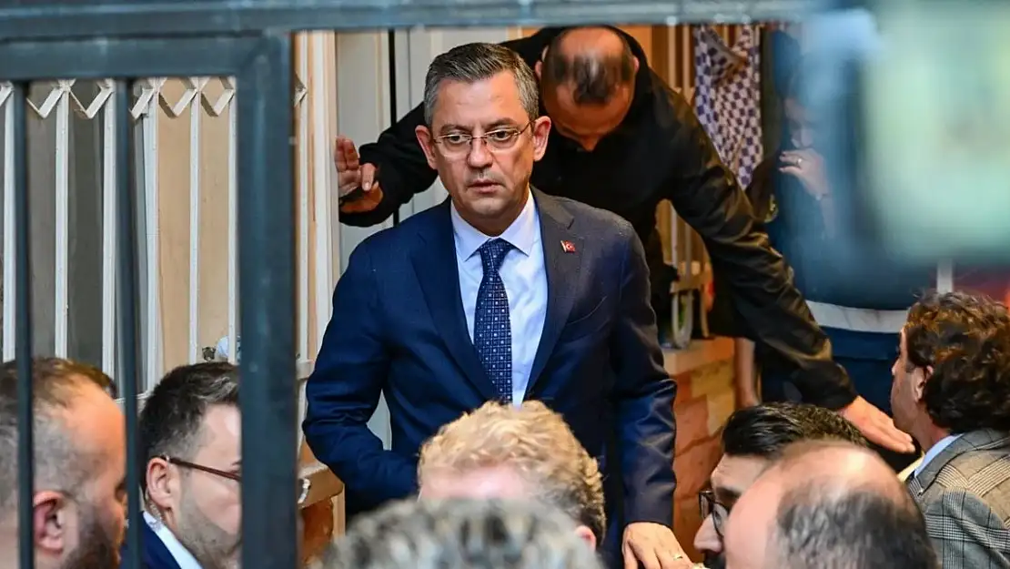 Şehit Cenazesinde CHP Lideri Özgür Özel'e Tepki