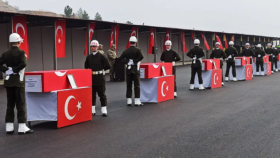 Şehitlerimize ilk tören Şırnak'ta düzenlendi