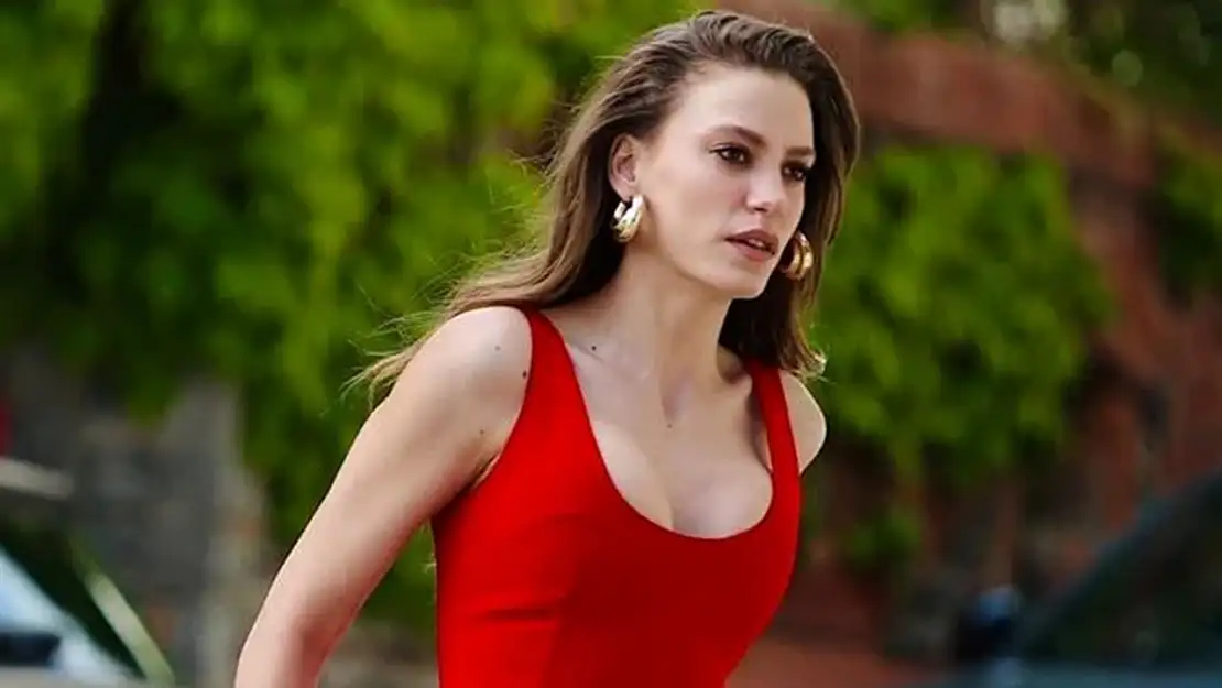 Serenay Sarıkaya'nın boğaz manzaralı yeni evinin fiyatı dudak uçuklattı