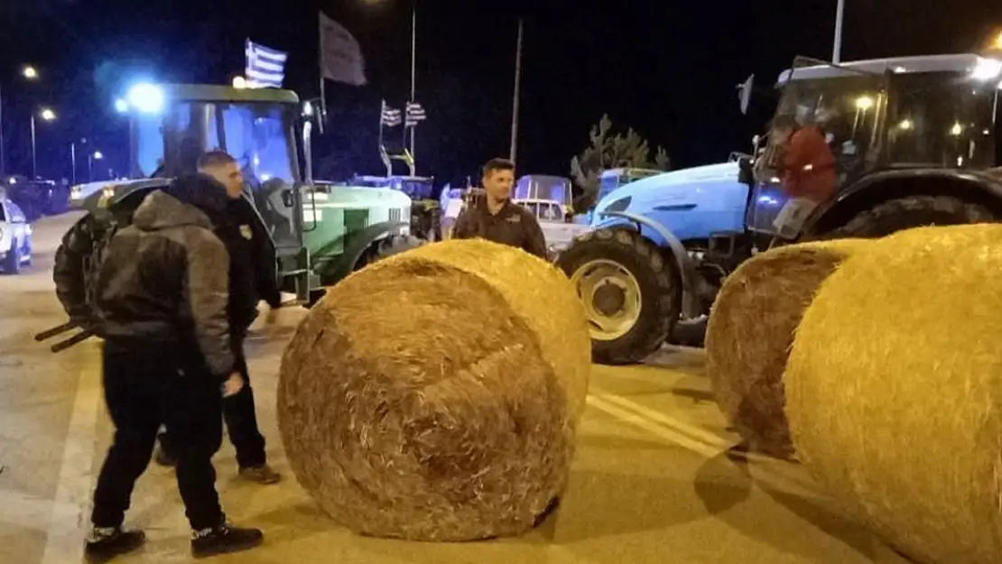Sınırda Yunan çiftçilerden protesto