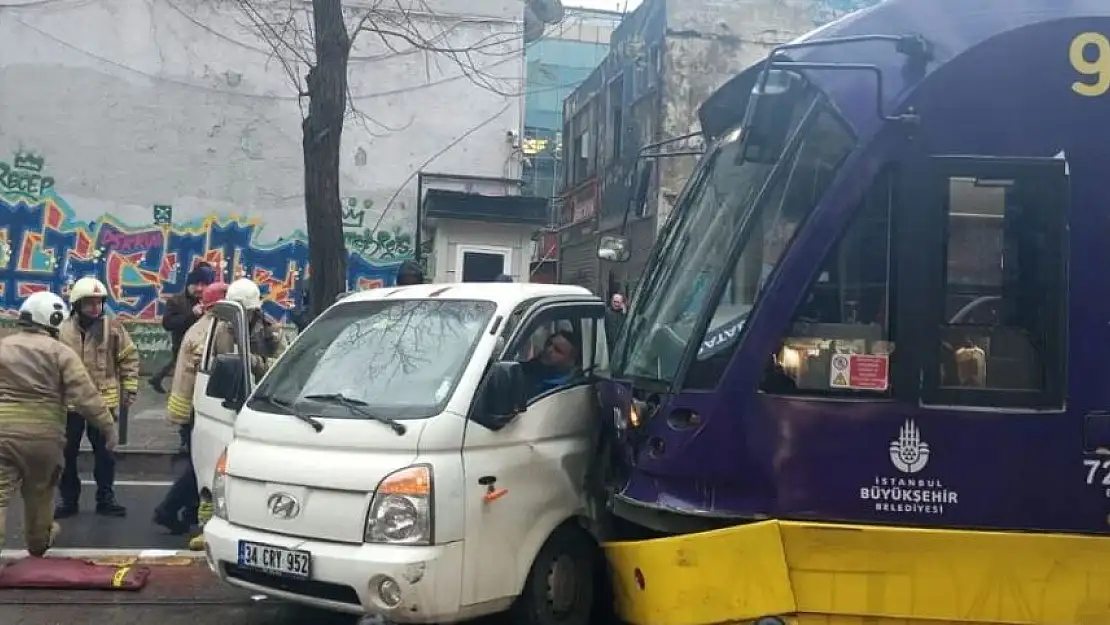 Sirkeci-Kabataş tramvay hattında kaza 1 yaralı