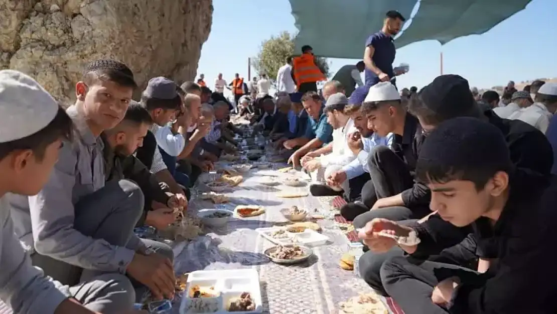 Şırnak'ta 300 yıldır devam eden gelenek! 10 bin kişi bir araya geldi