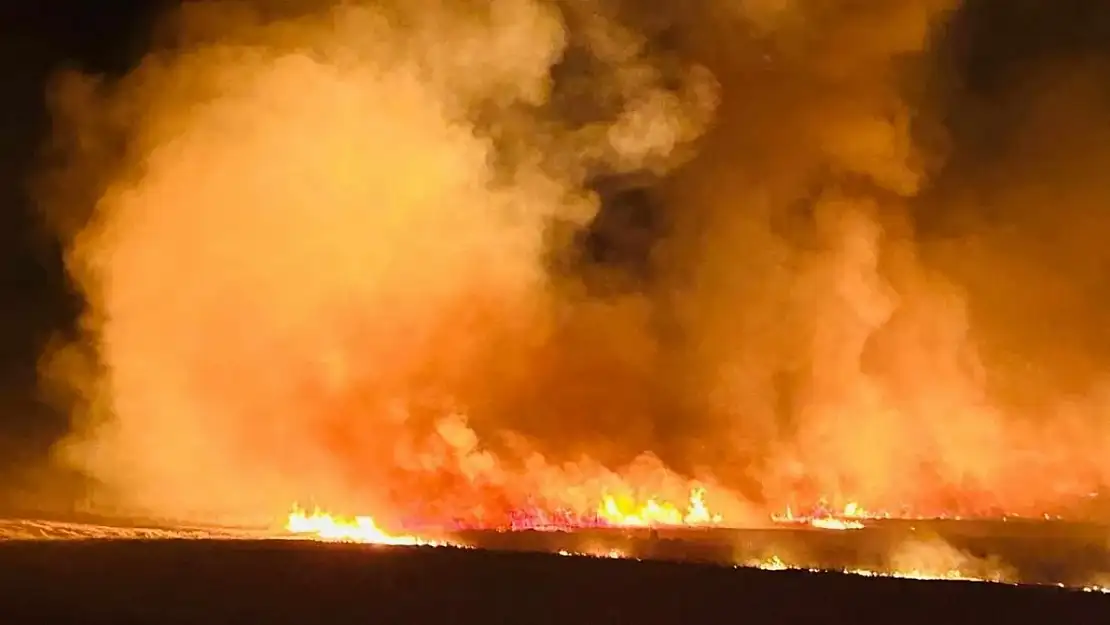 Şırnak'ta Anız Yangını 7 Köyü Etkisi Altına Aldı