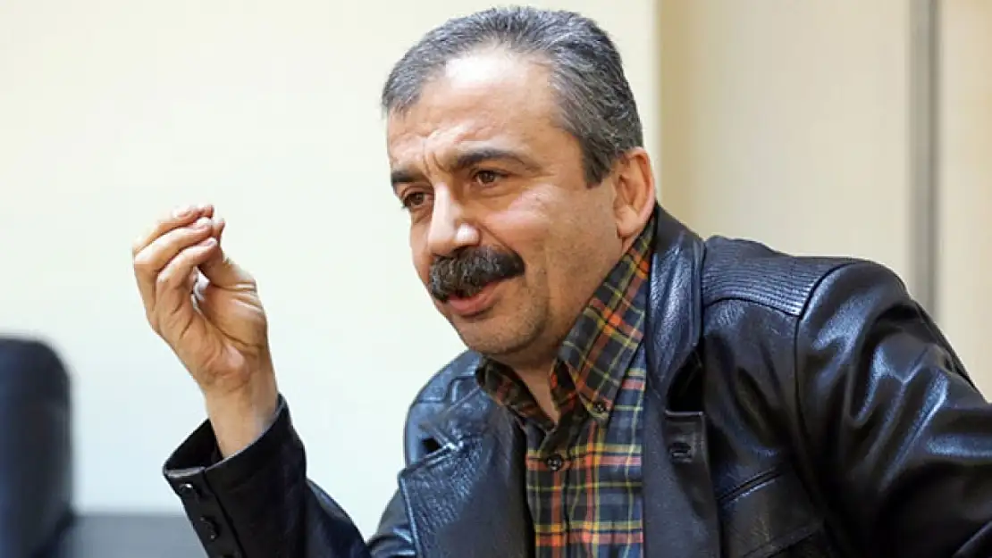 Sırrı Süreyya Önder'in son durumuna ilişkin hastaneden açıklama: 'Hayati tehlikesi artarak devam ediyor'
