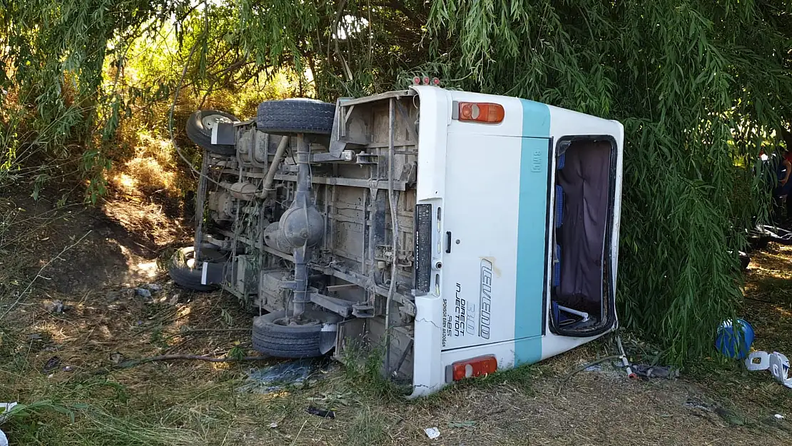 Skandallarla dolu kaza 8 ölü, ehliyetsiz şöfor, 6 yolcu taburede