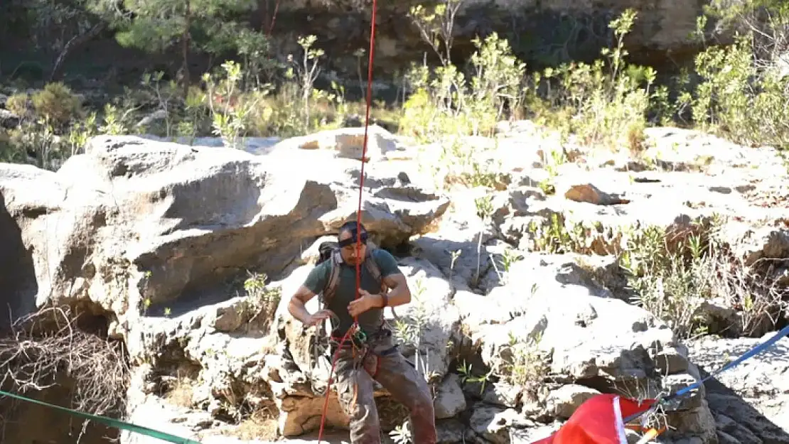 Sosyal Medya Fenomeni Video Çekerken Az Daha Ölüyordu!