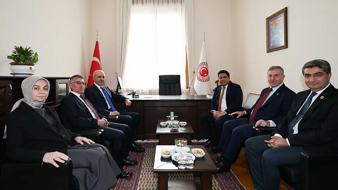 TBMM Başkanı Kurtulmuş'tan Yeni Yol Grubu'na ziyaret