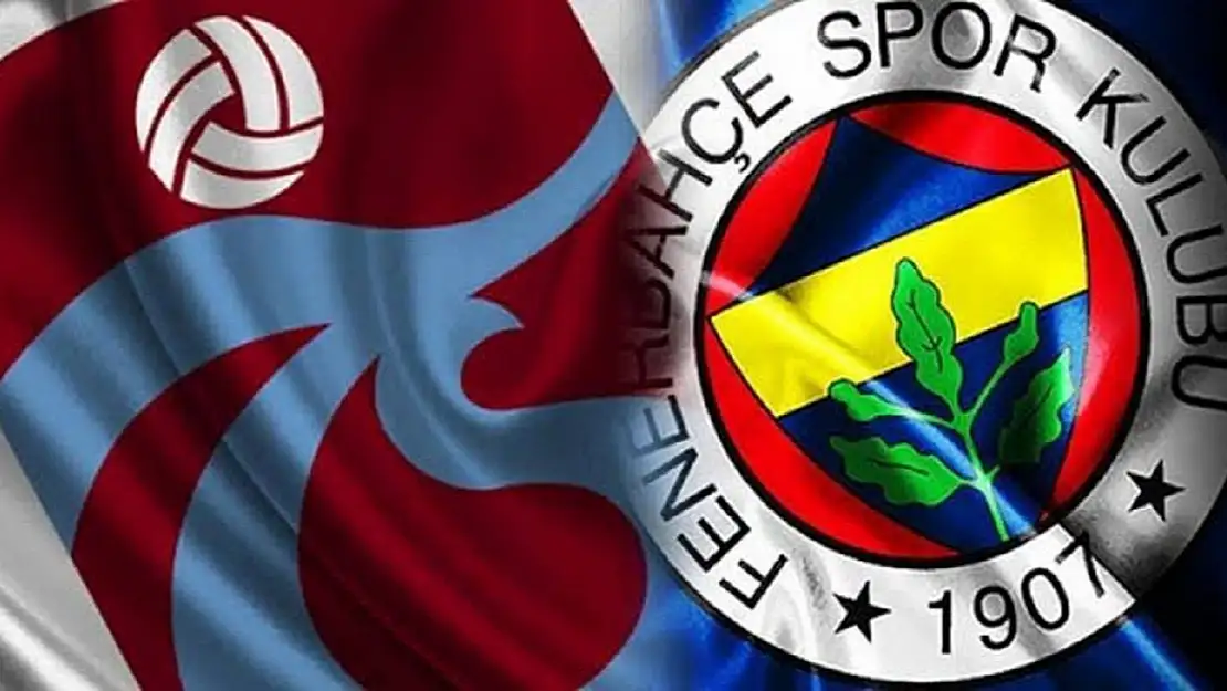 Trabzonspor Taraftarı Sahaya Girip Fenerbahçeli Futbolculara Saldırdı!