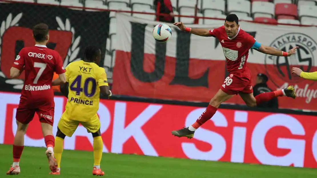 Trendyol Süper Lig: Antalyaspor: 1 - Eyüpspor: 4