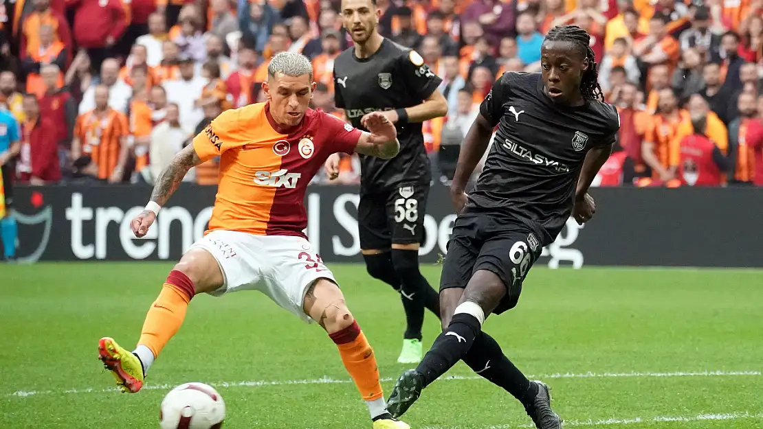 Trendyol Süper Lig: Galatasaray: 2 - Pendikspor: 0 (İlk yarı)