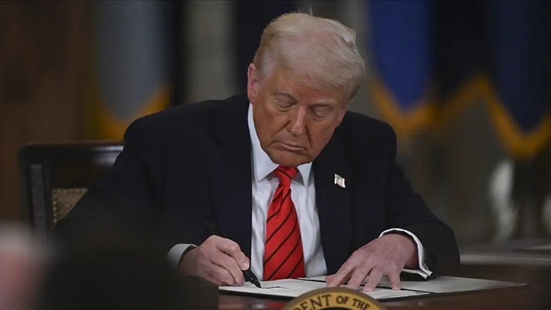 Trump Türkiye'den gelen tüm ürünlere yüzde 15 gümrük vergisi uygulayacağını açıkladı