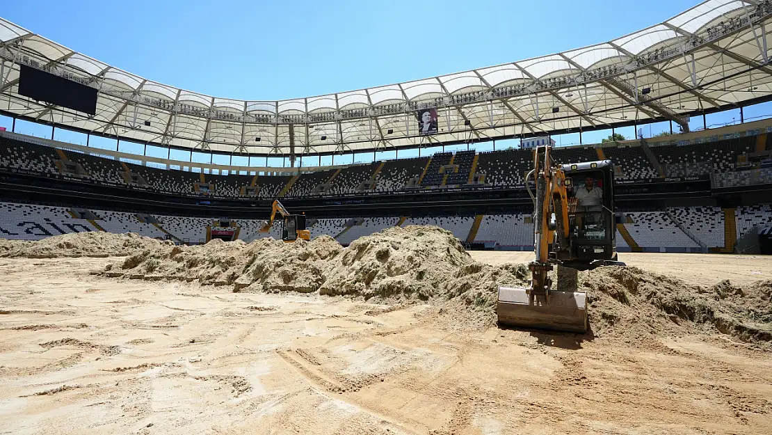 Tüpraş Stadyumu'nun Zemini Yenileniyor