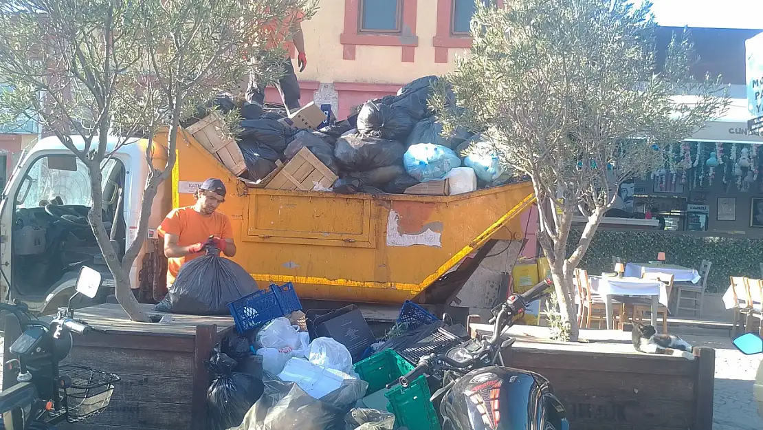Turistler Gitti Çöpleri Kaldı! 4 Günde 3,6 Ton Çöp Toplandı