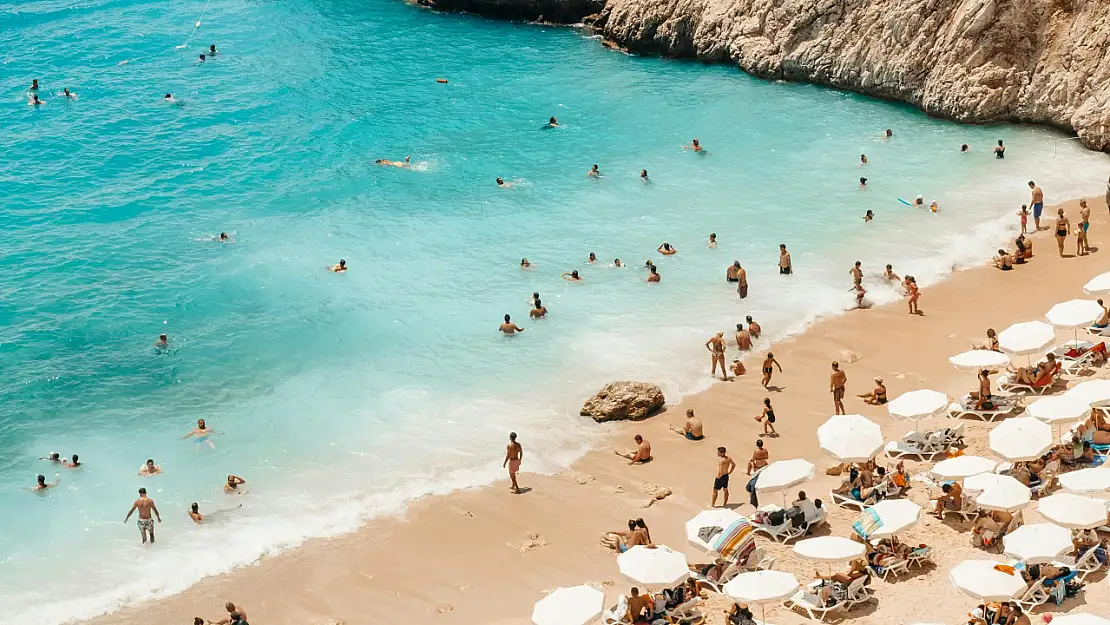 Türkiye'ye ilk 6 ayda 26 milyon 389 bin turist geldi! Bakan Ersoy'dan açıklamalar