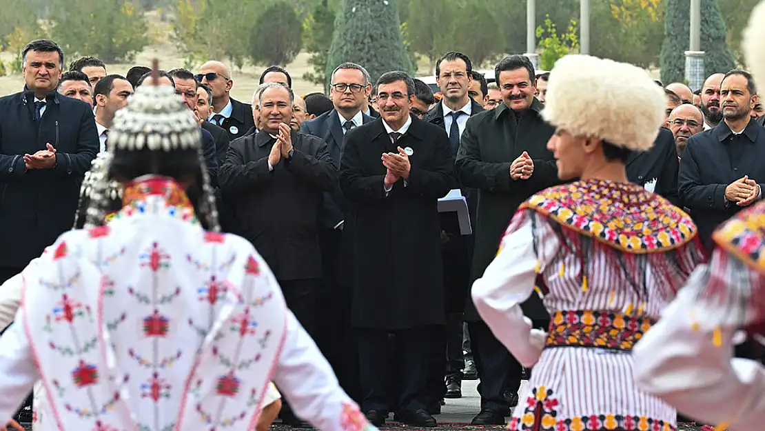 Türkmenistan'da bugüne kadar 51 milyar dolarlık proje üstlendiler