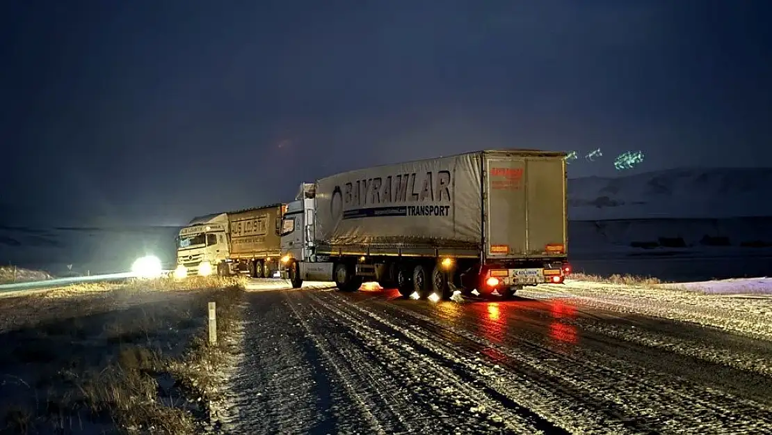 Ulaşıma kar ve tipi engeli: 621 yerleşim yerine ulaşım sağlanamıyor