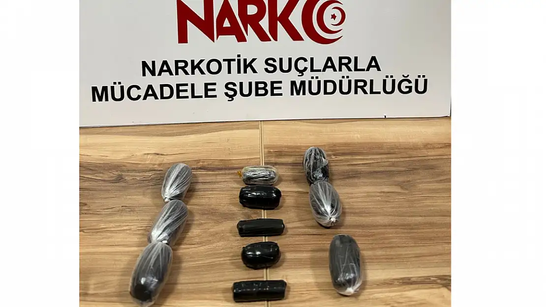 Uyuşturucuyu midelerine saklamışlar