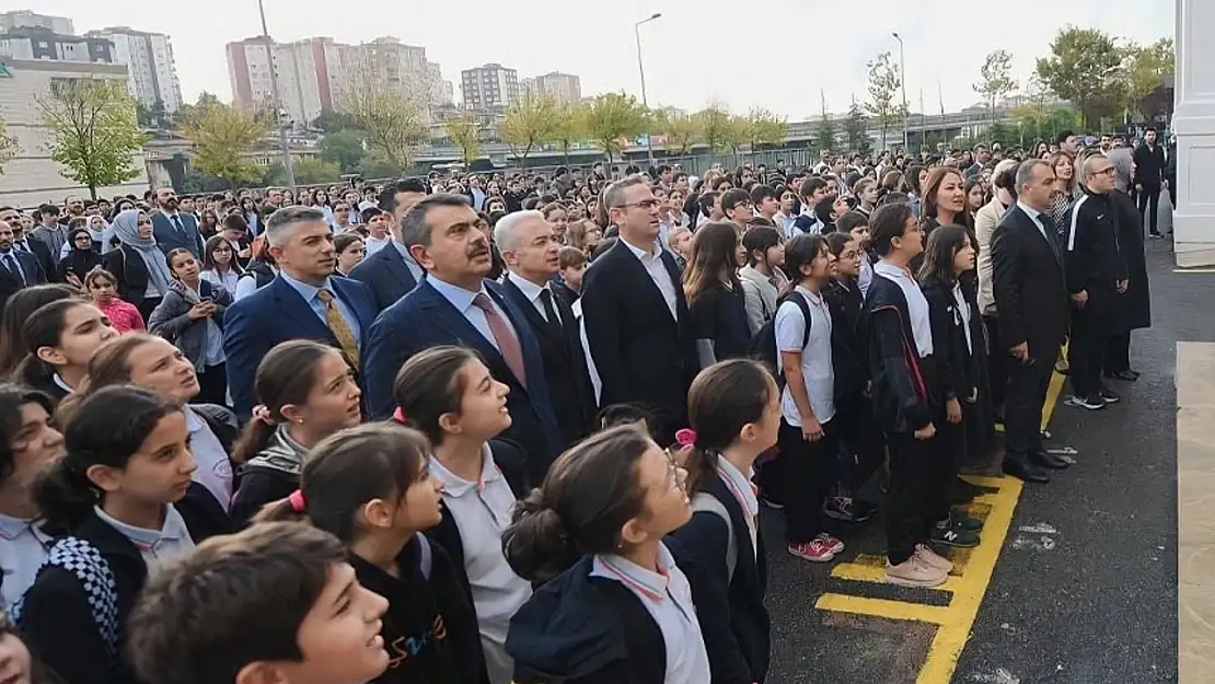 Yarın okullarda 1 dakikalık saygı duruşunda bulunulacak