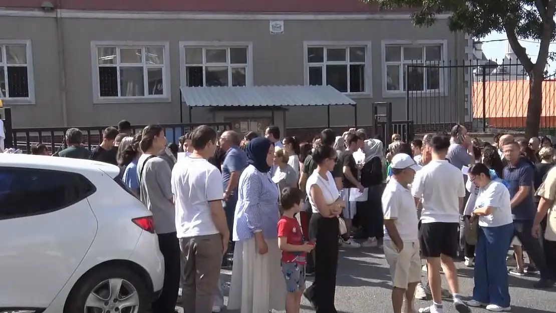YKS Maratonunun İlk Oturumu Başladı! Milyonlarca Kişi Sınava Girdi