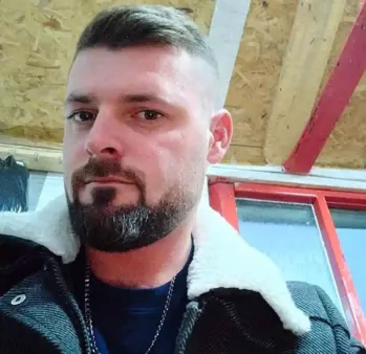 Baba ve oğul husumetli oldukları kıraathane sahibini öldürdü